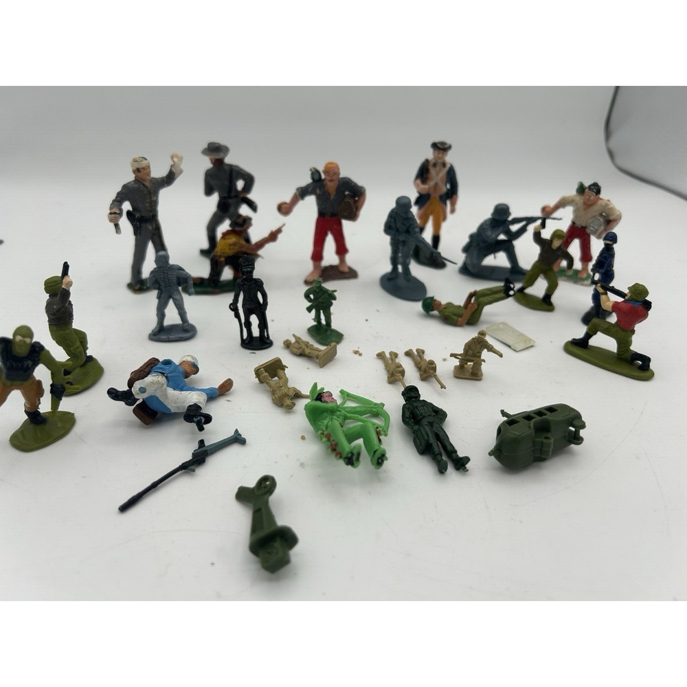 Vintage Lot Of 25 Military, Pirate Toy Plastic Figures Britain Deetail & Hasbro